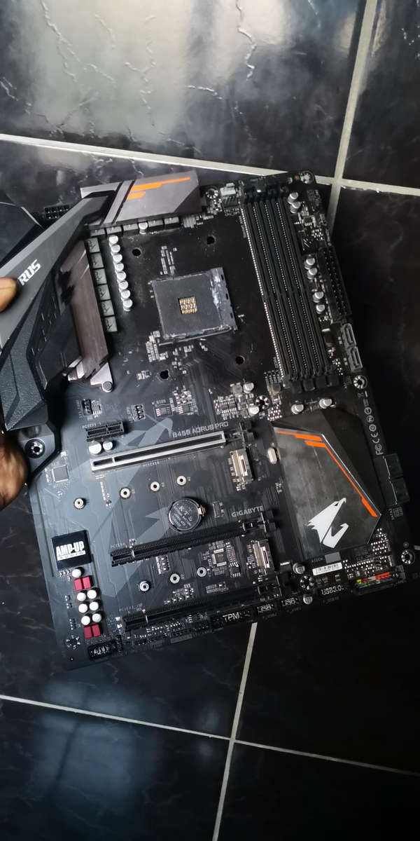 2 x faulty b450m motherboards