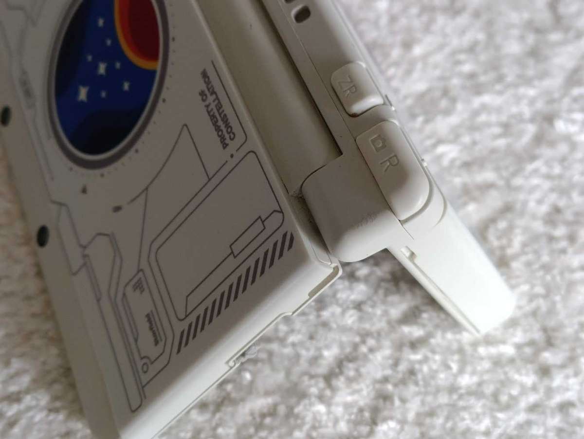 'New' Nintendo 3DS Console With Original Charger