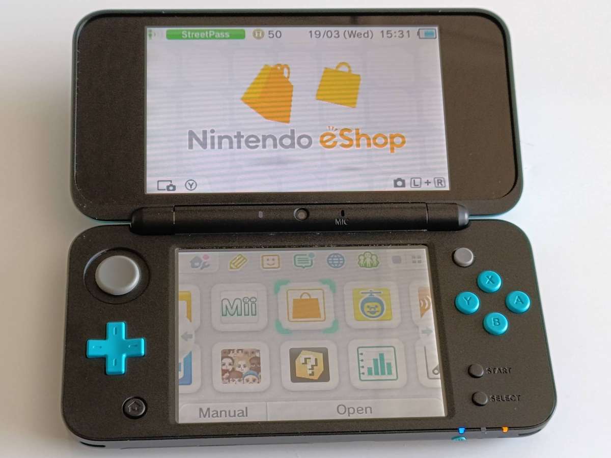 'New' Nintendo 2DS XL Console