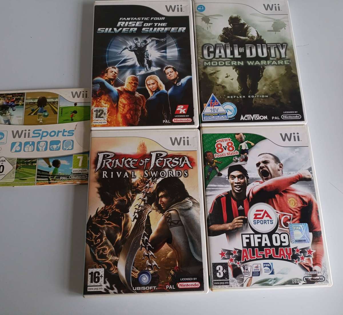 Nintendo Wii Mini Console +Games Bundle