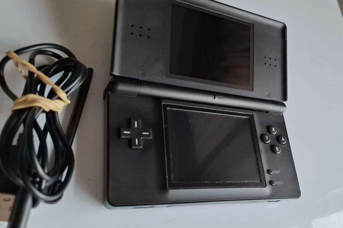 Nintendo Ds Lite Console