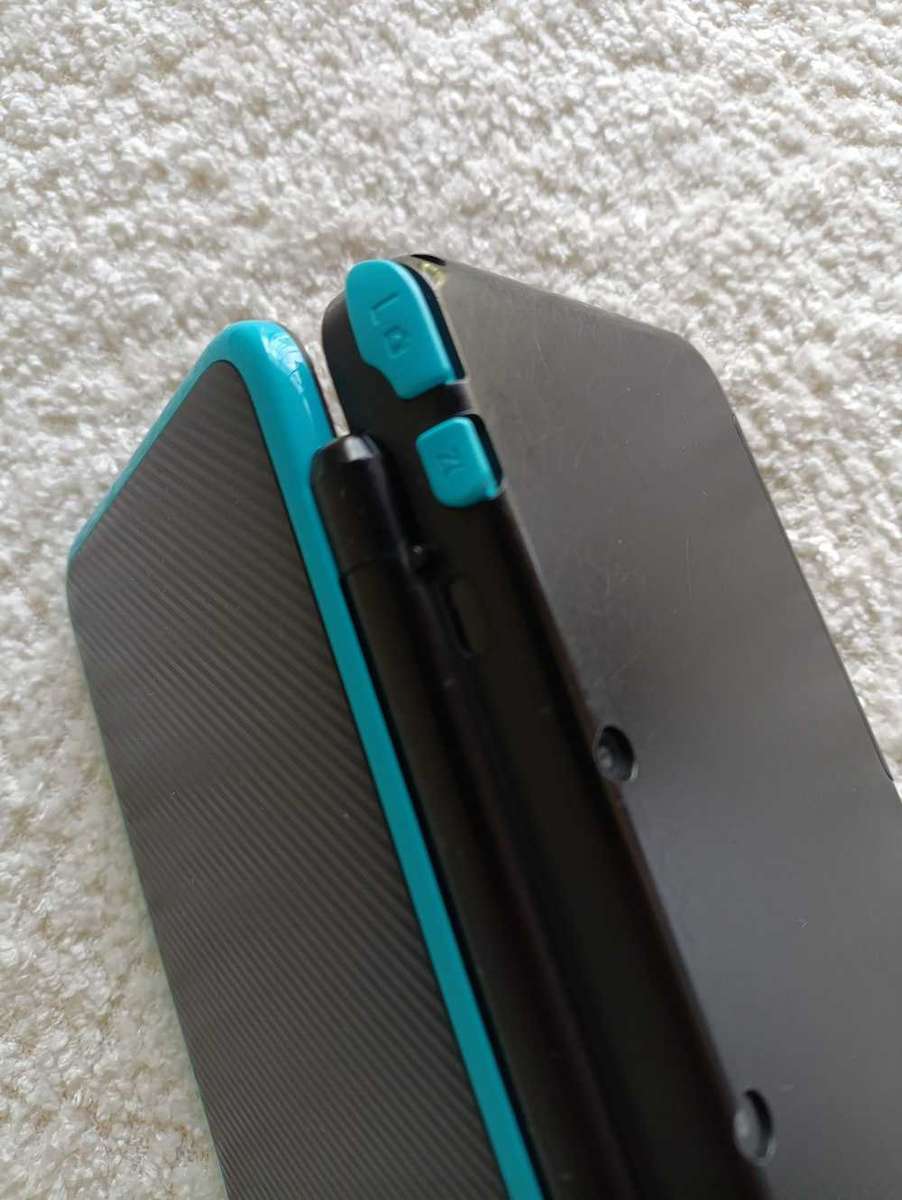 'New' Nintendo 2Ds Xl Console +, Original Charger