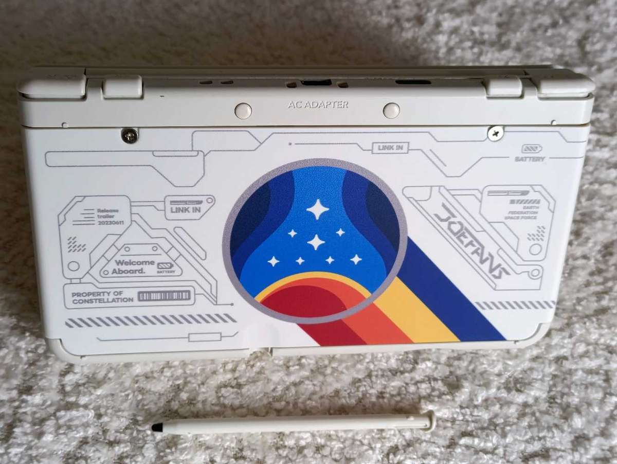 'New' Nintendo 3DS Console With Original Charger