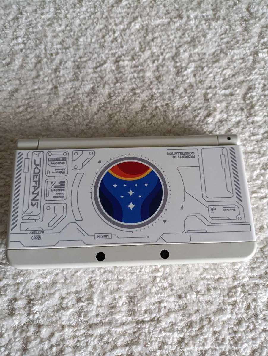 'New' Nintendo 3DS Console With Original Charger