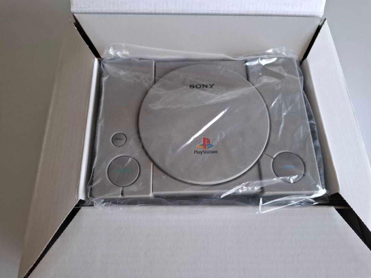 Playstation Classic Console +Box