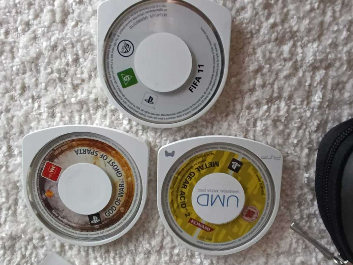 Sony Psp 1004 With Original Charger, Memory Card +Games