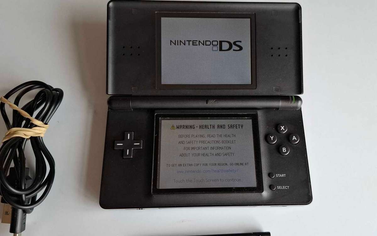Nintendo Ds Lite Console