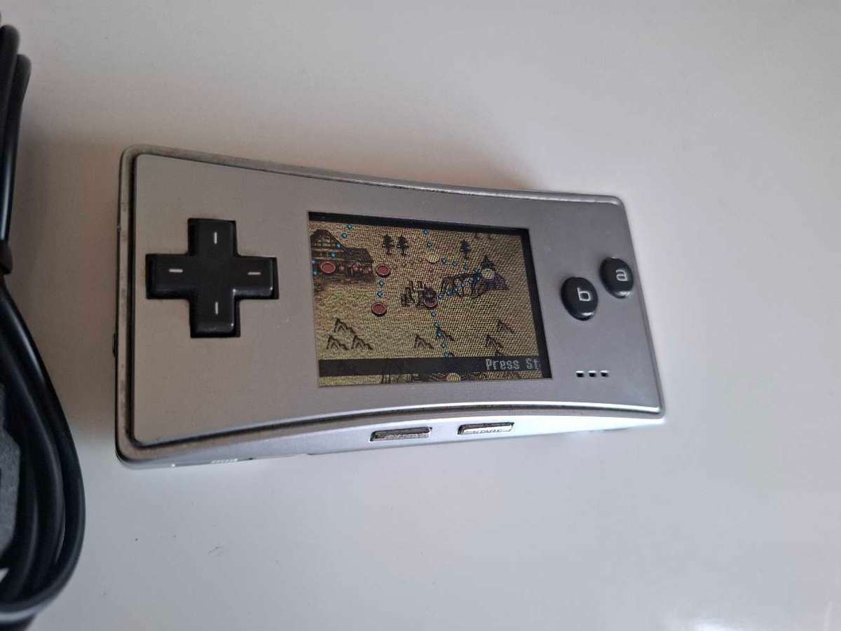Gameboy Micro +USB Charger