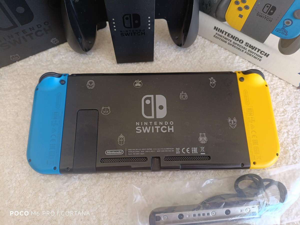 Nintendo Switch Fortnite Edition Console +Box