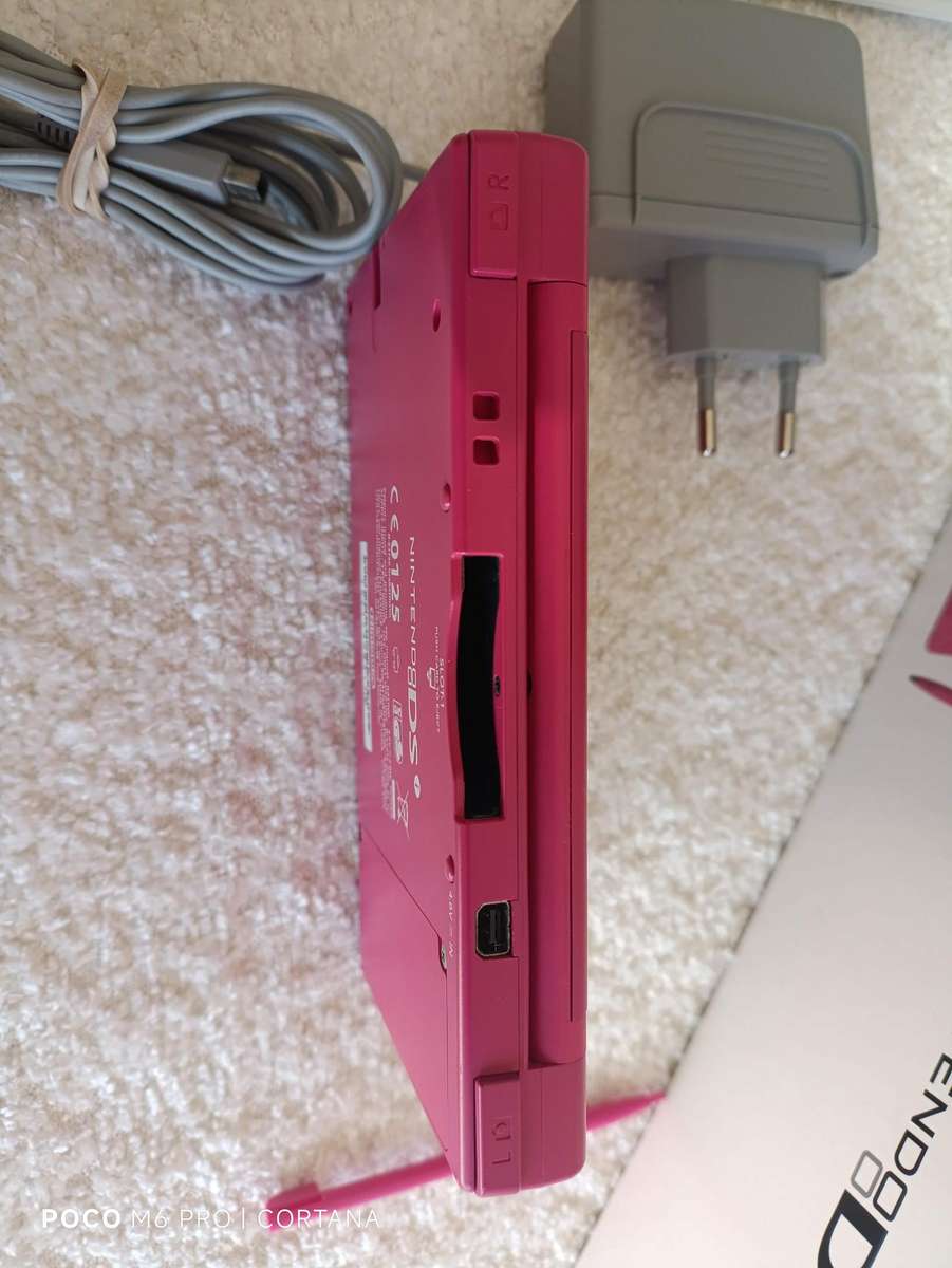 Nintendo Dsi (Rose) European region + Charger + Box and Manuals