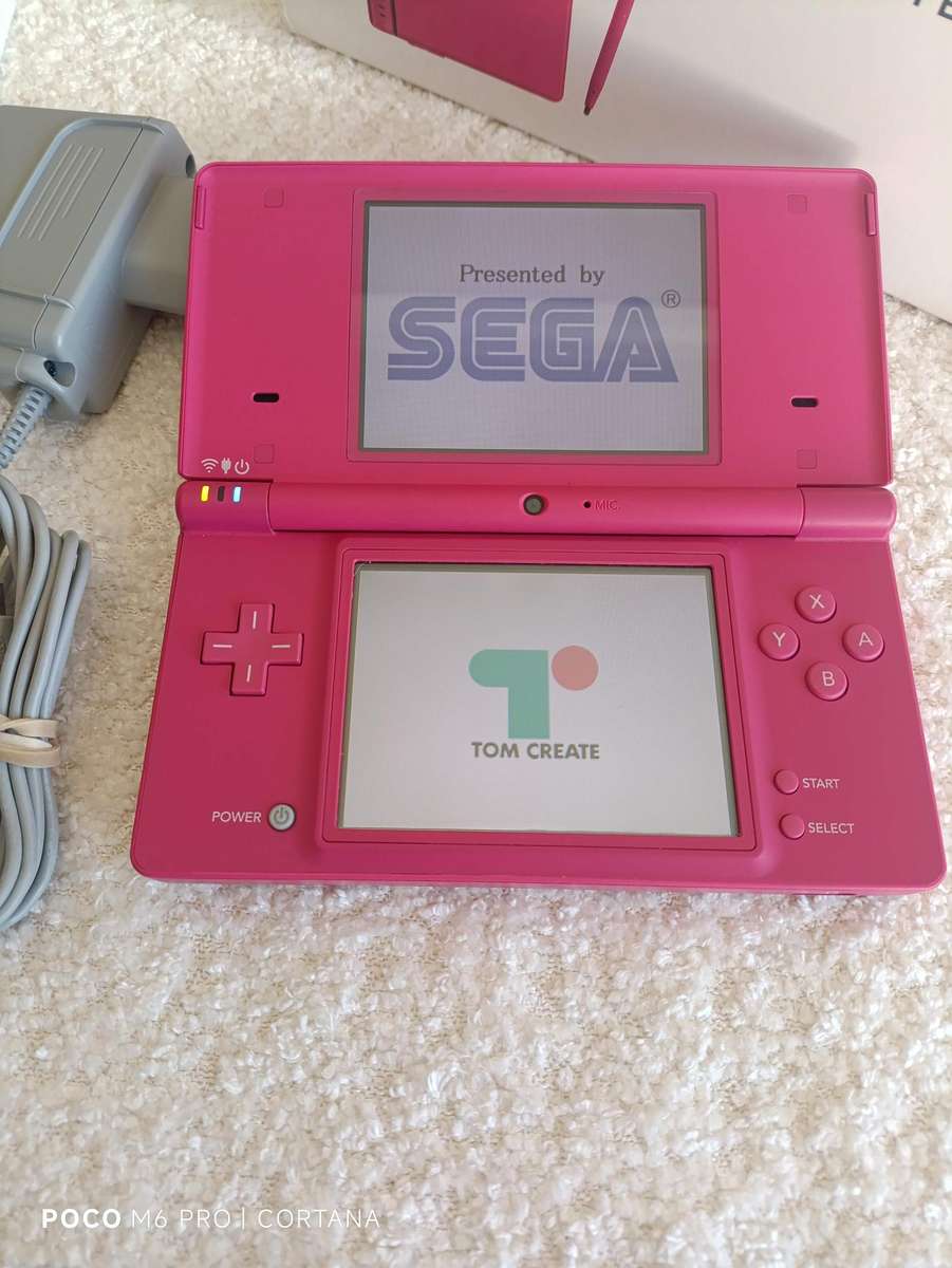 Nintendo Dsi (Rose) European region + Charger + Box and Manuals