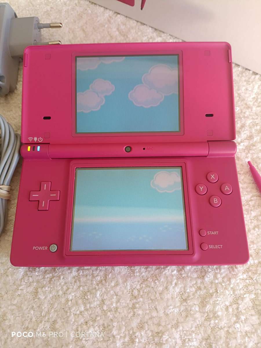 Nintendo Dsi (Rose) European region + Charger + Box and Manuals