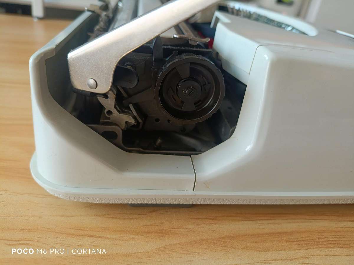 Hermes Baby Qwerty Keyboard Type Writer with Cover