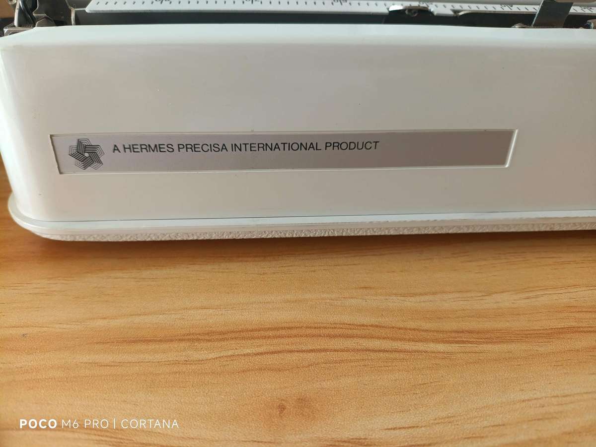 Hermes Baby Qwerty Keyboard Type Writer with Cover