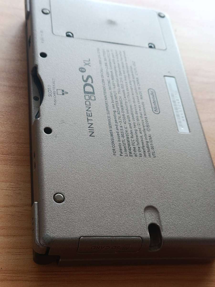 Nintendo Dsi Xl Console +USB Charger