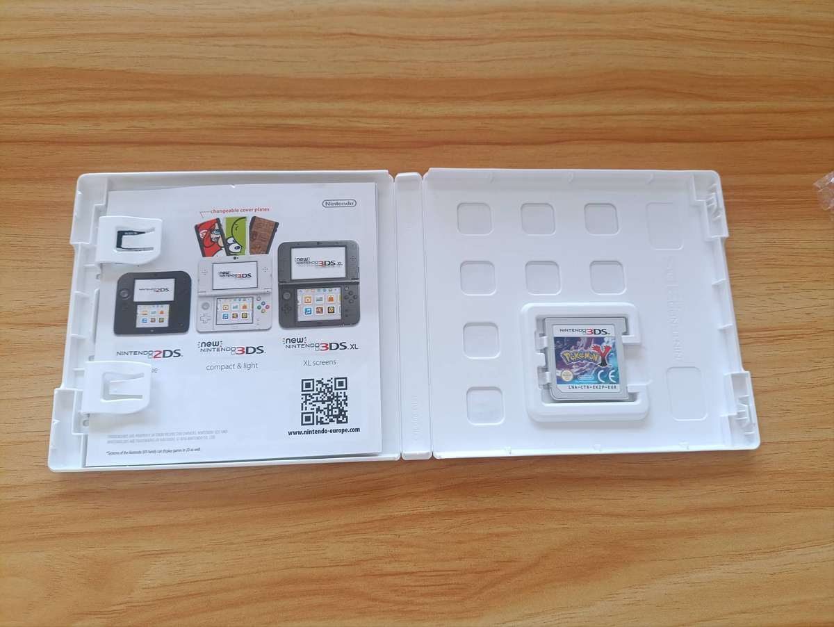 Pokémon Y Nintendo 3 DS  CIB