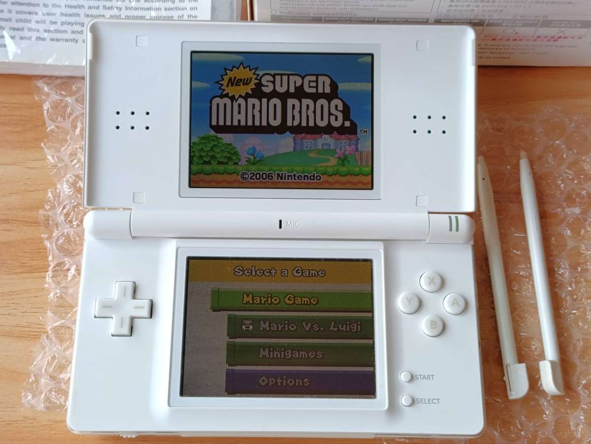 Nintendo Ds Lite Console +Box