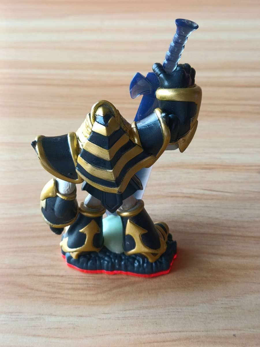 Skylanders Trap Team Krypt King Figurine