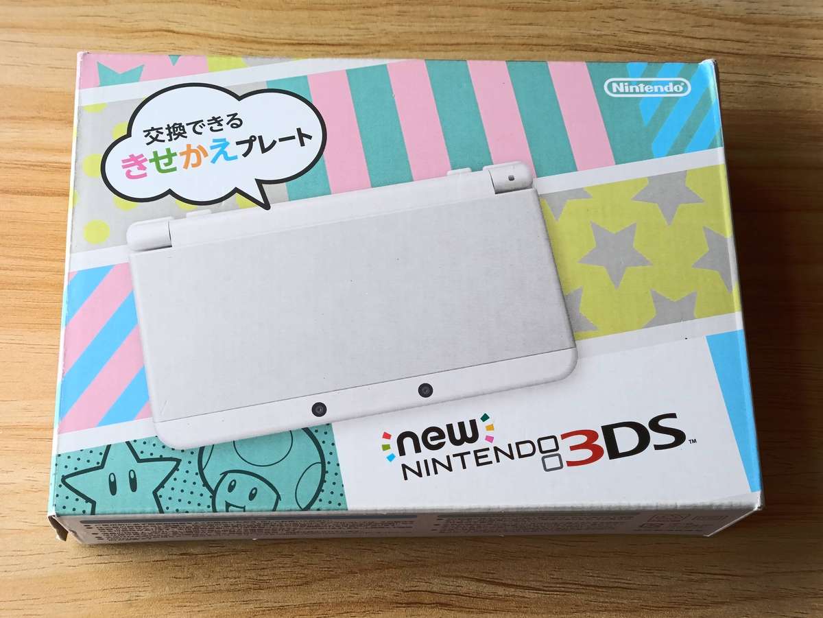 'New' Nintendo 3DS Console +Box