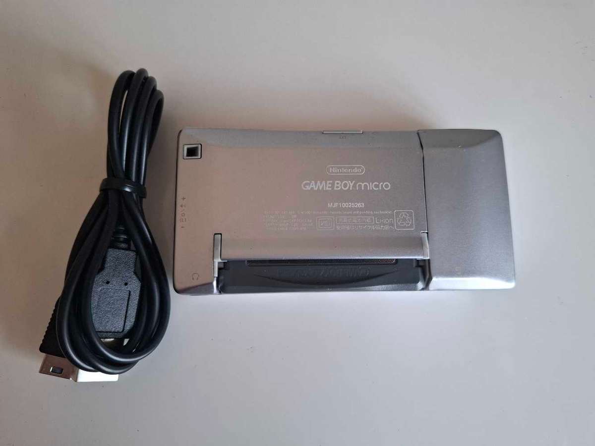 Gameboy Micro +USB Charger