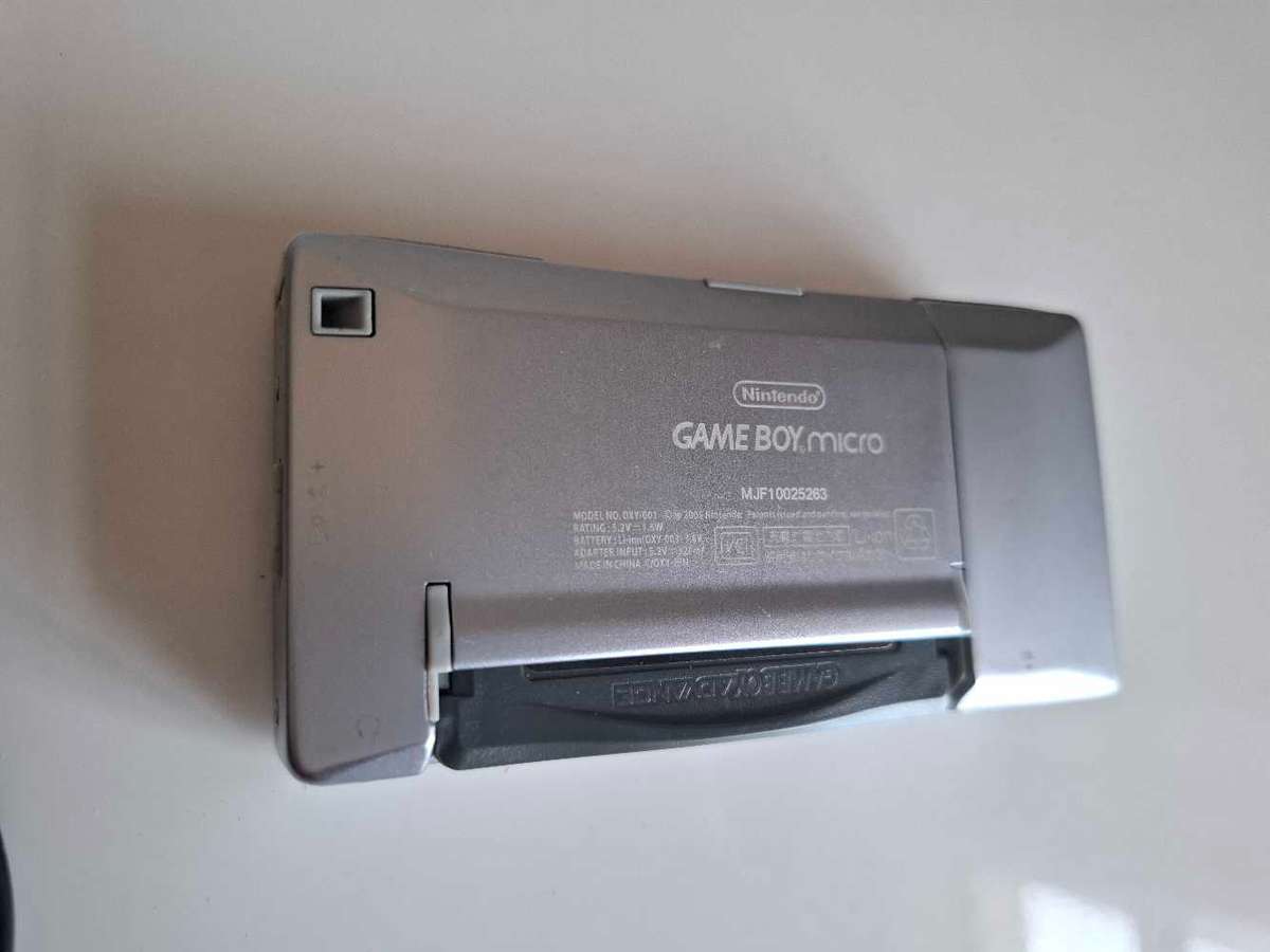 Gameboy Micro +USB Charger