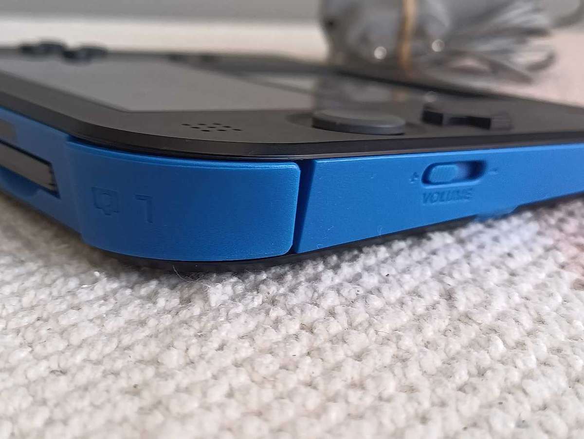 Nintendo 2DS Console +Game