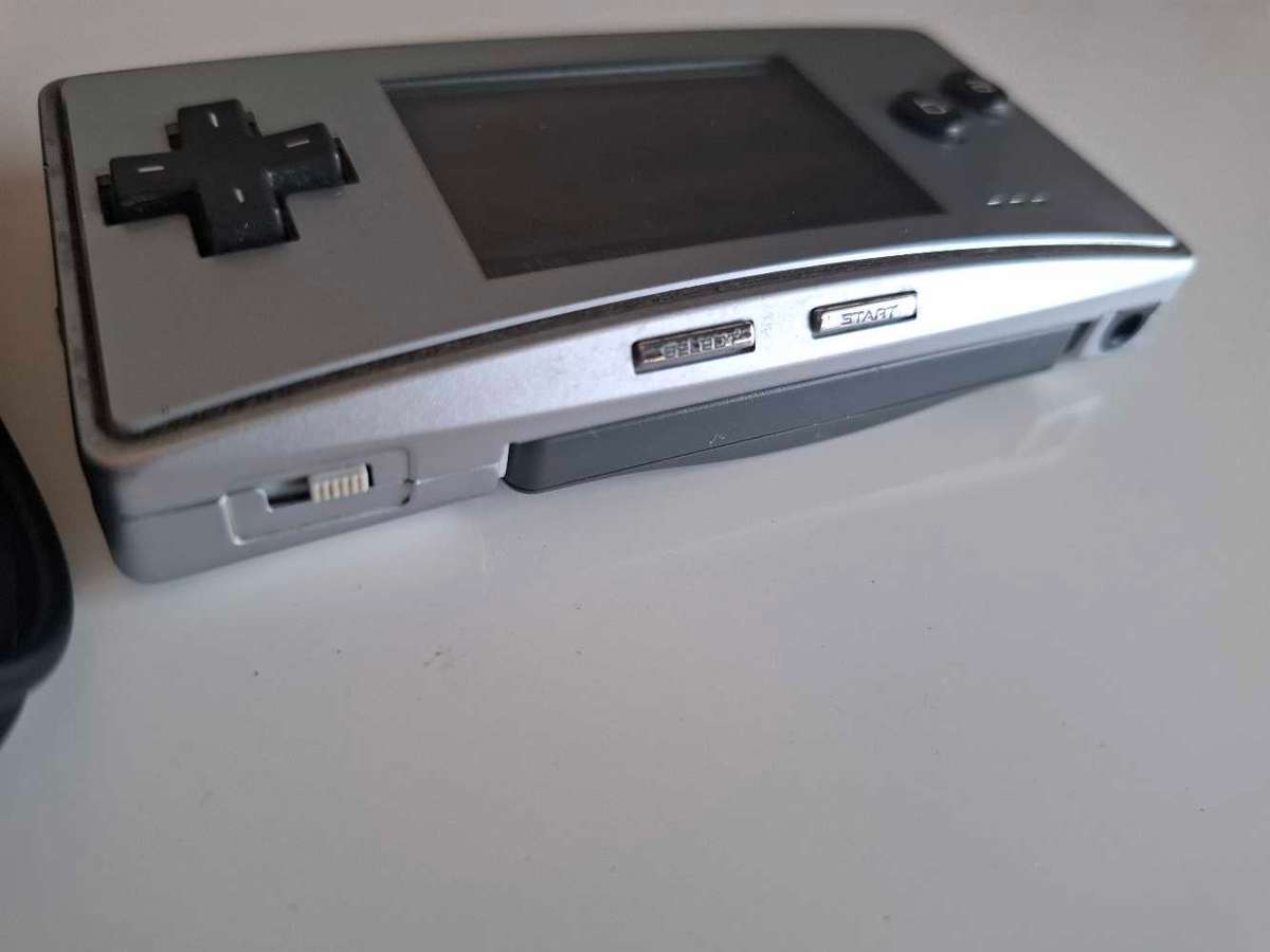 Gameboy Micro +USB Charger