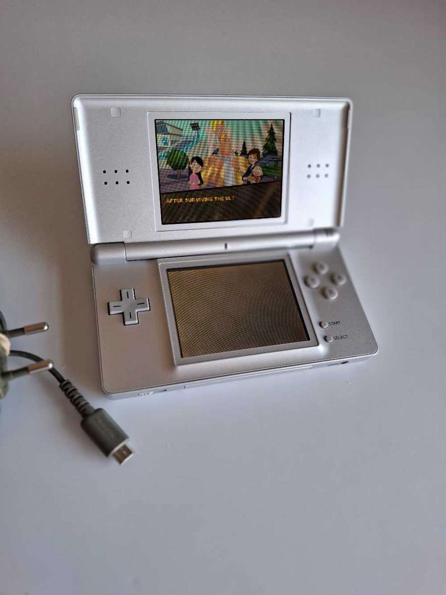 Nintendo Ds Lite Silver +Original stylus, charger