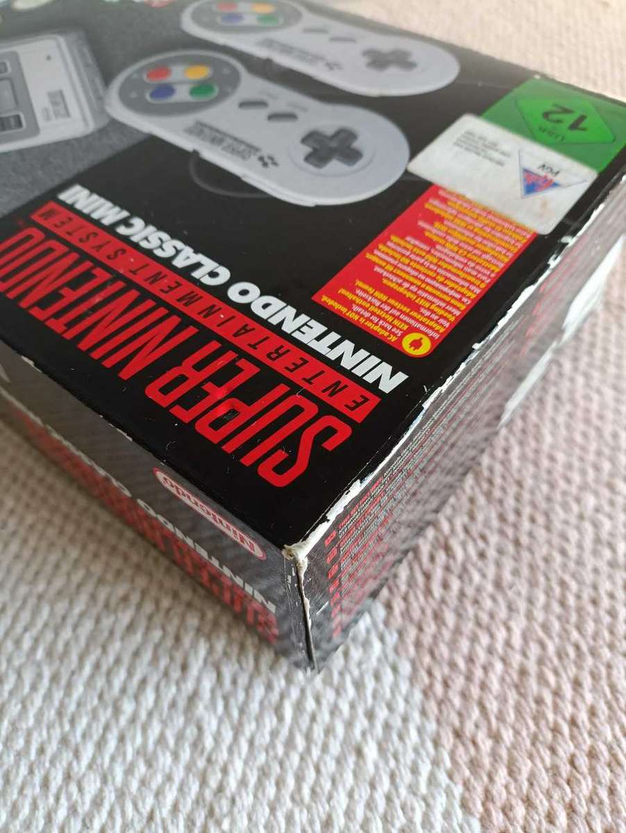 Super Nintendo Entertainment System +Box