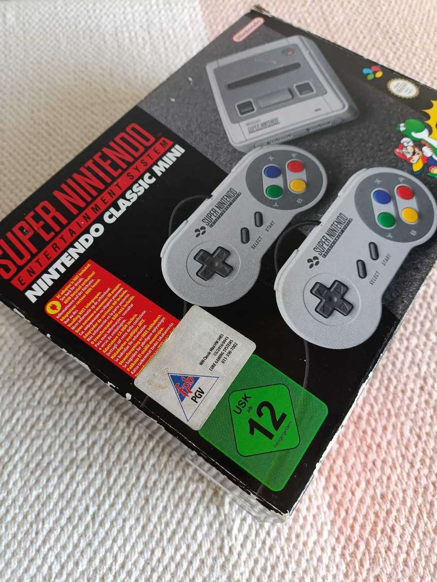 Super Nintendo Entertainment System +Box