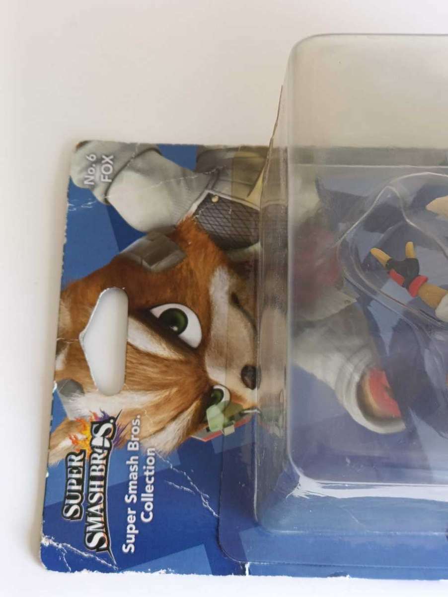 Amiibo Super Smashbros No 6 Fox, note added packaging is damaged