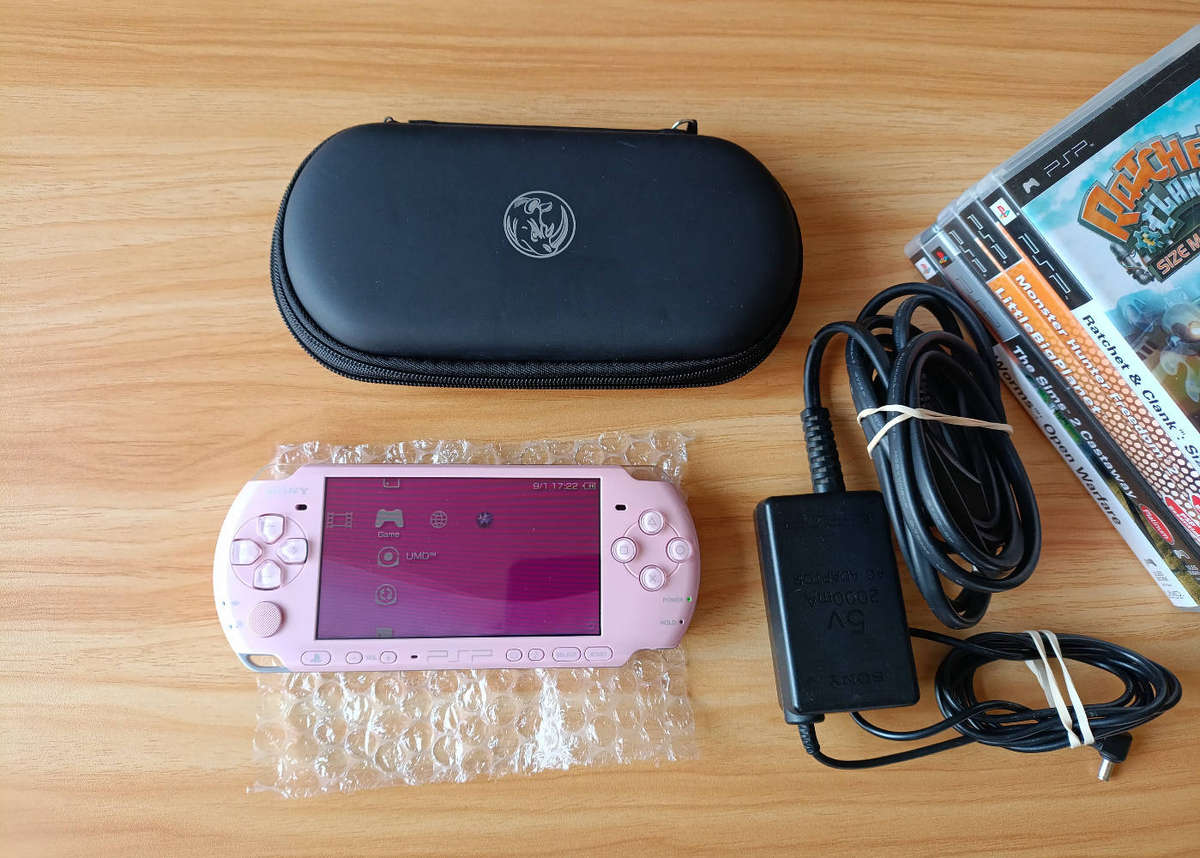 Sony Psp 'Blossom' Pink +Original Charger