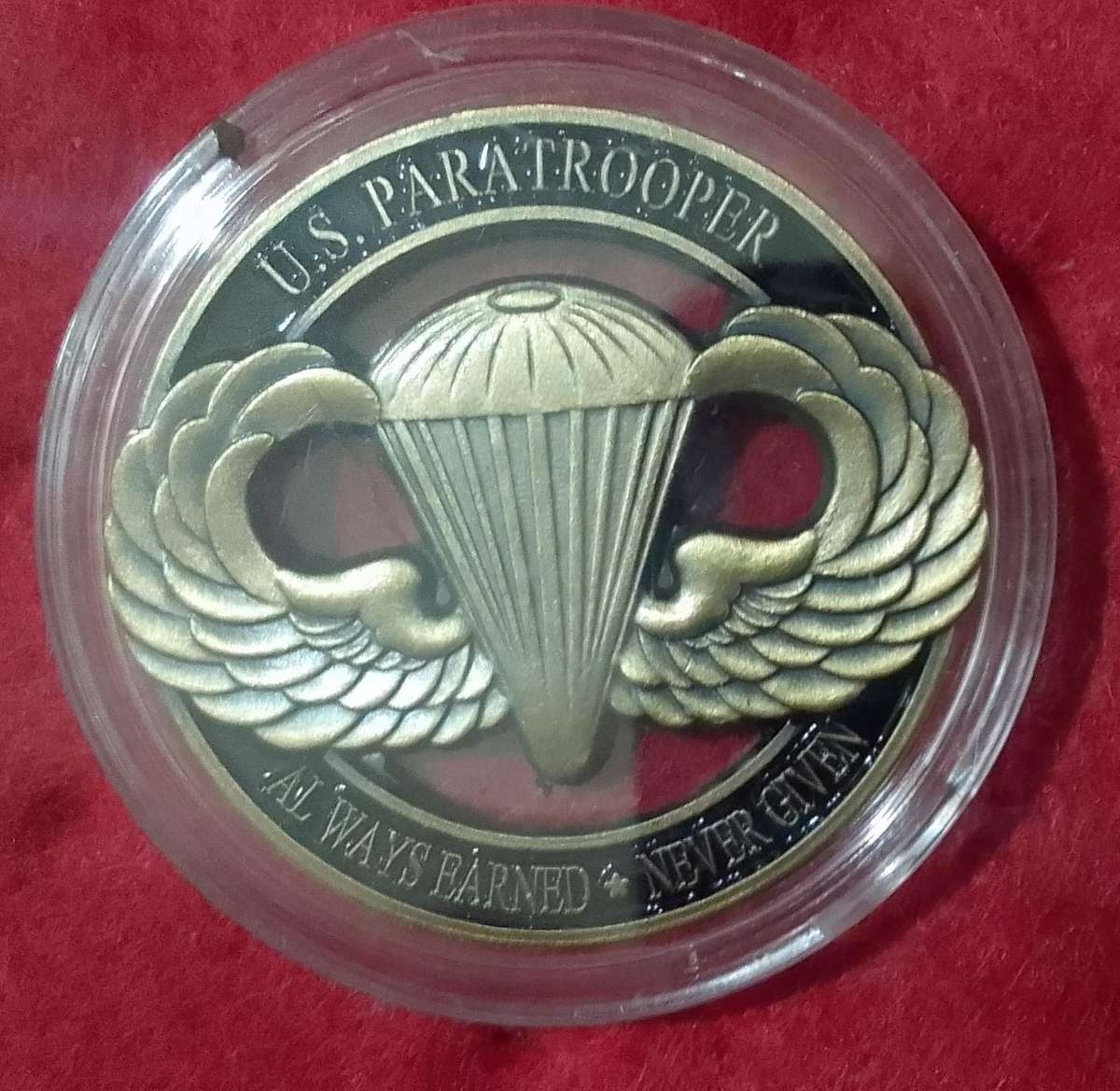 US Paratrooper challenge coin ( black )