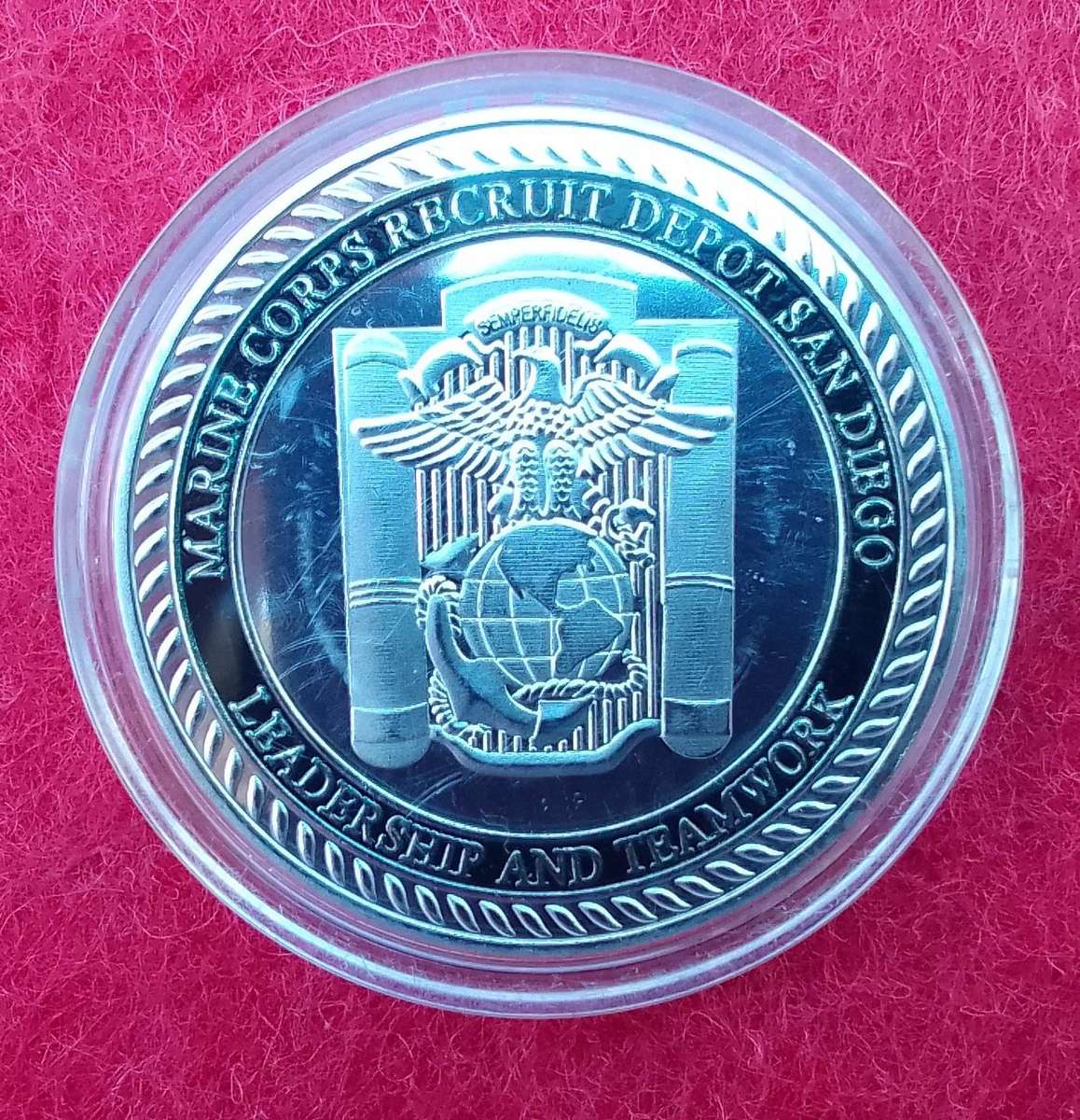 US Marine Corps Veterans Challenge coin ( silver )