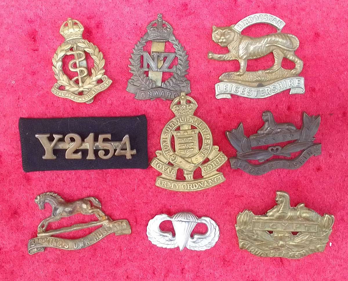 MIX LOT OF INTERNATIONAL BADGES ETC
