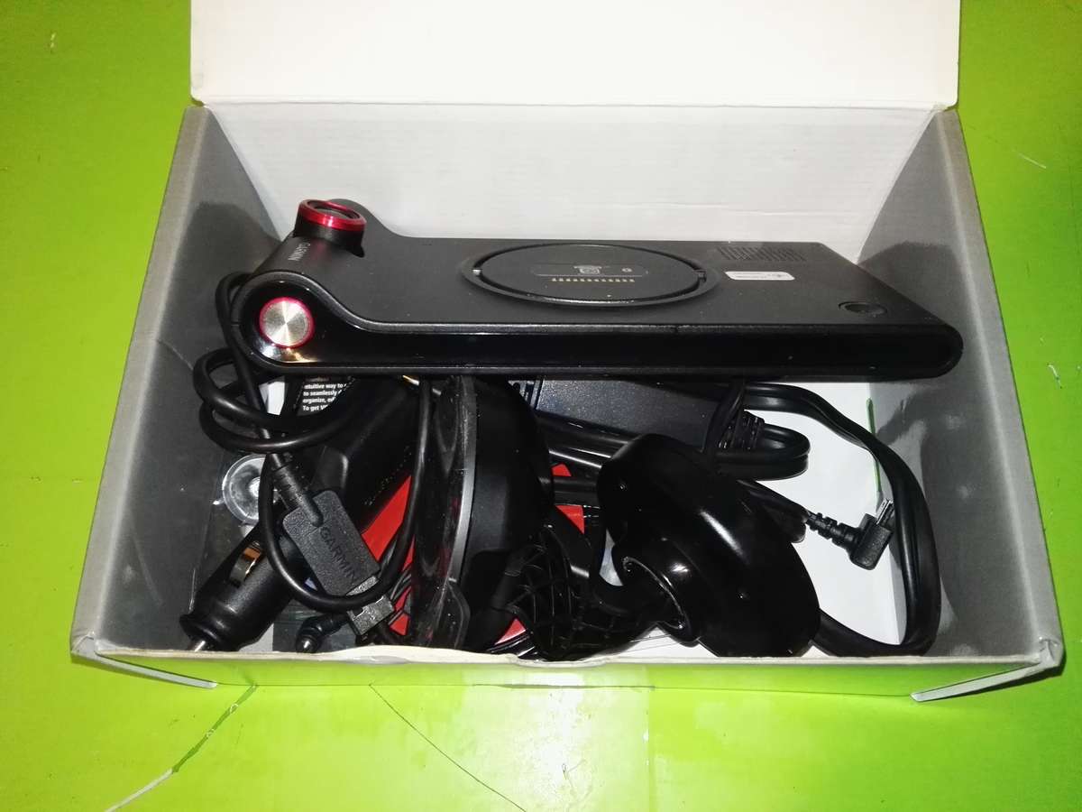 Garmin NuviCam LM with Mount and Vehicle Power Supply