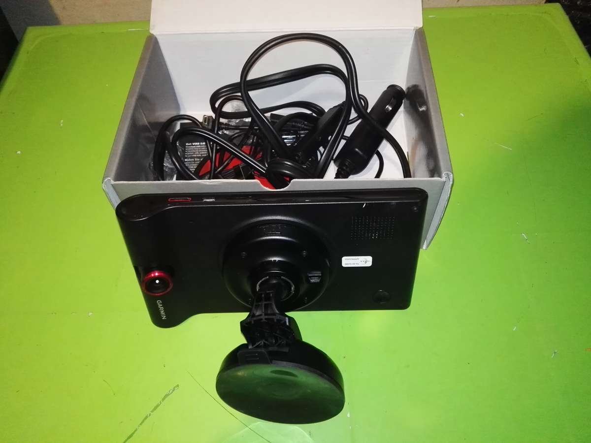 Garmin NuviCam LM with Mount and Vehicle Power Supply