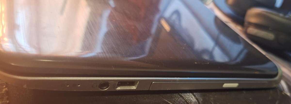 HP Pavilion Intel Core i3 - 3217U