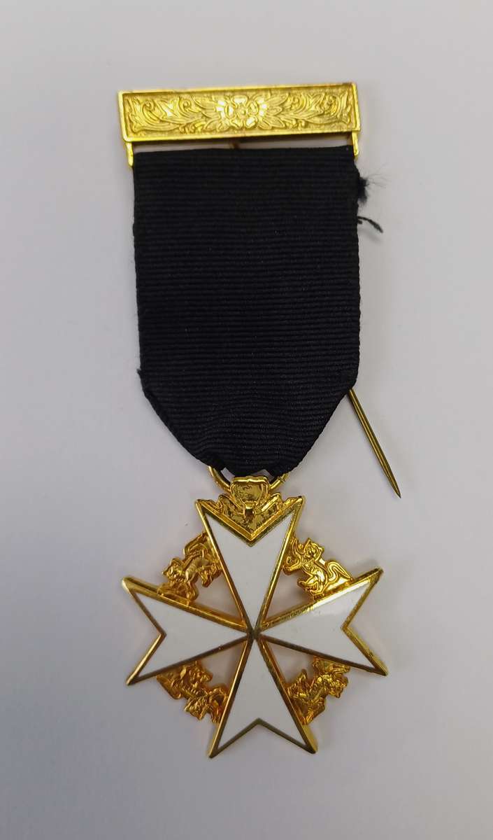 Knight of Malta Masonic Breast Jewel