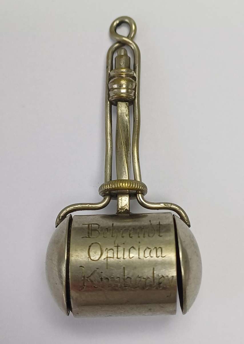 Behrent Optician Kimberly, Pendant Eye Glass