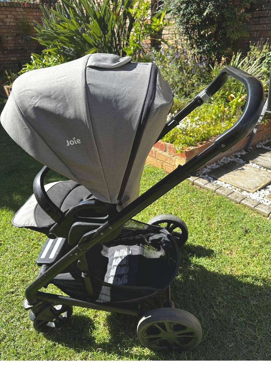 Joie travel system  stroller, infant car seat & ISOFIX base  grey