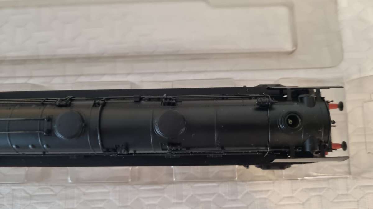 Marklin 39050 HO Scale Steam Locomotive with Tender and Suethe smoke generator.