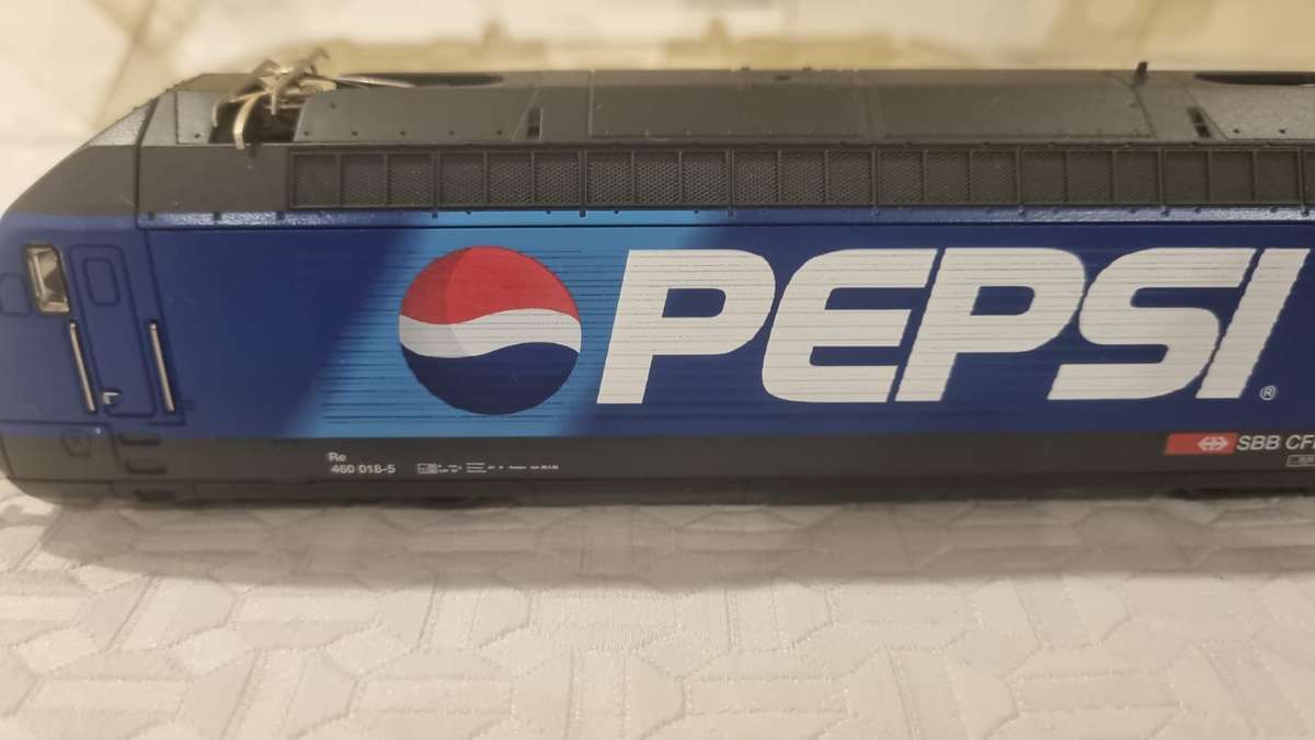 Marklin HO 34633 SBB Re 460 PEPSI Locomotive.