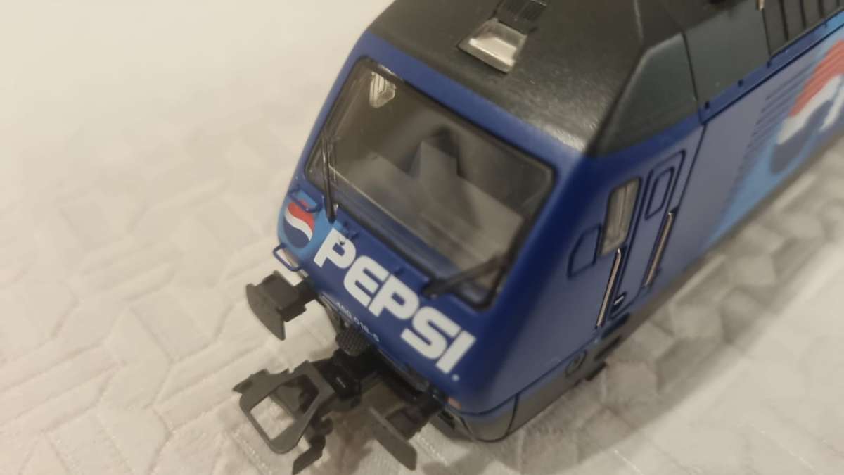 Marklin HO 34633 SBB Re 460 PEPSI Locomotive.