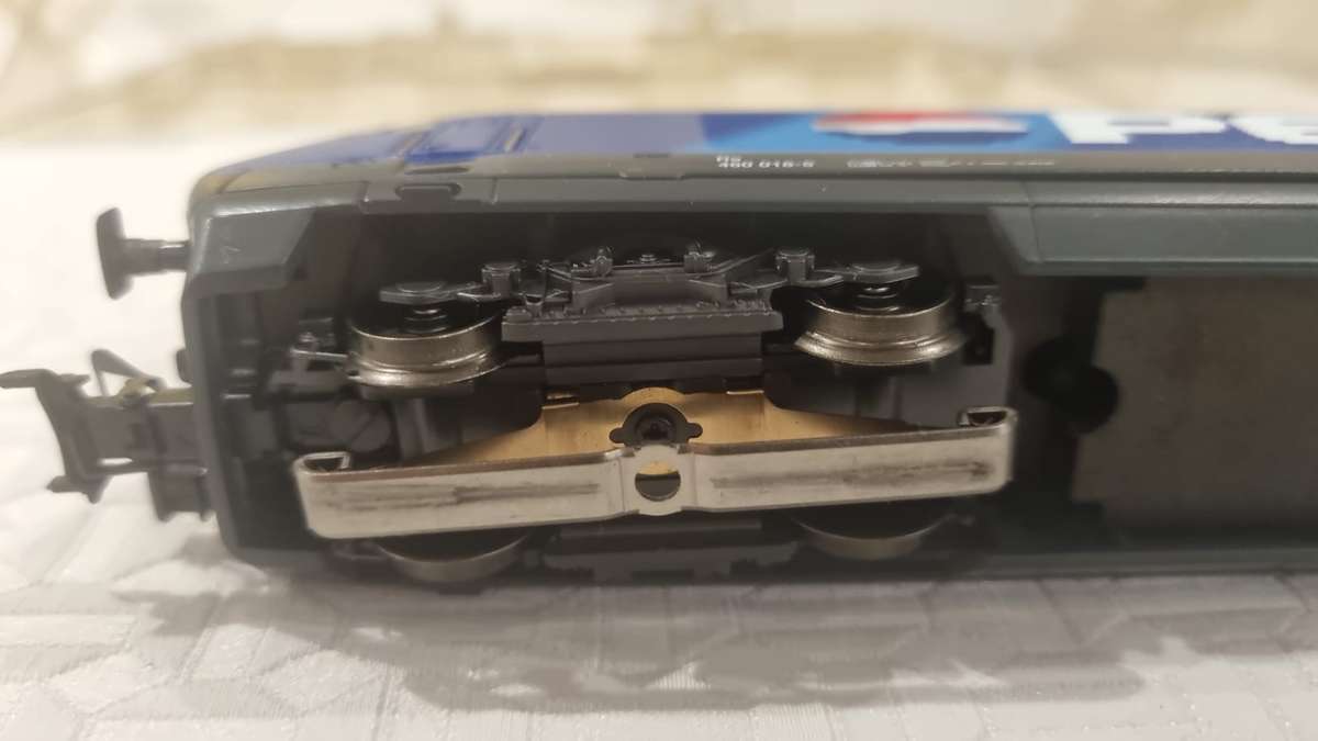 Marklin HO 34633 SBB Re 460 PEPSI Locomotive.