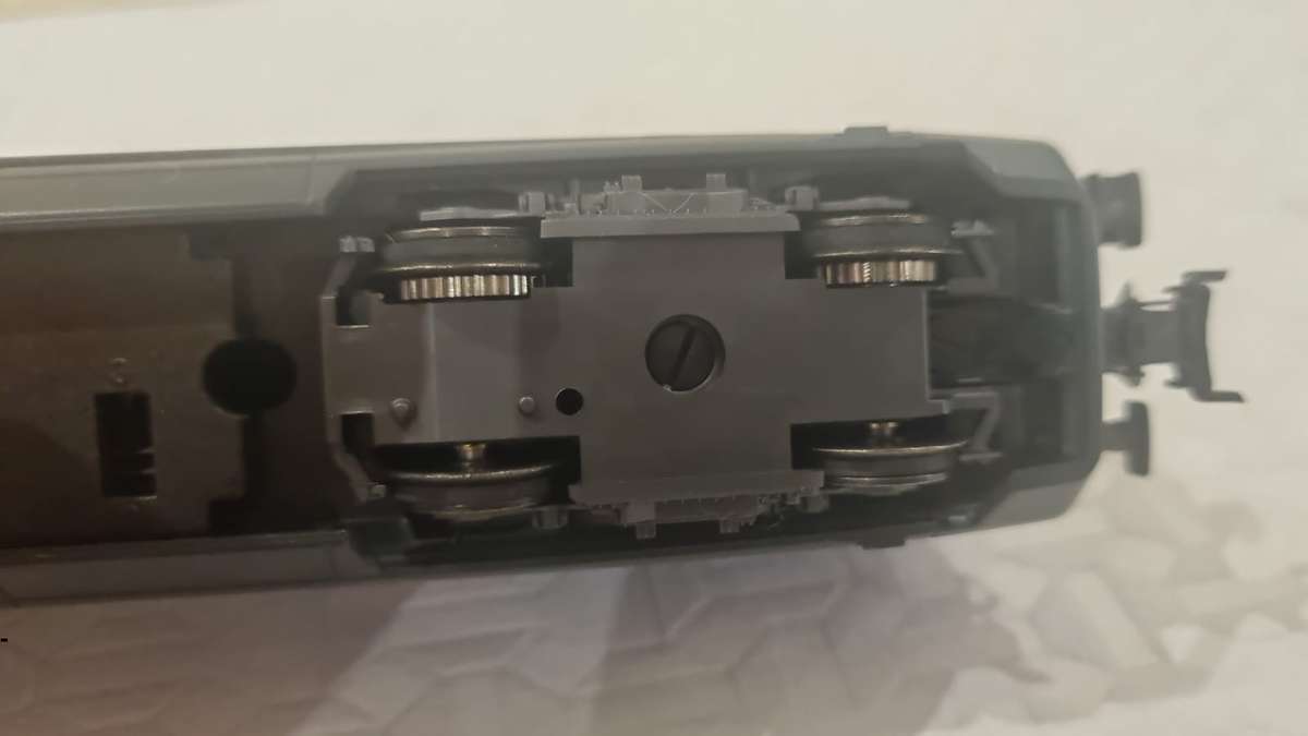 Marklin HO 34633 SBB Re 460 PEPSI Locomotive.