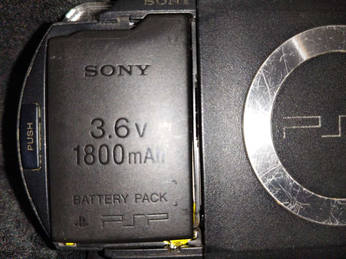 Psp 1001 modded with 115 games pre-installed