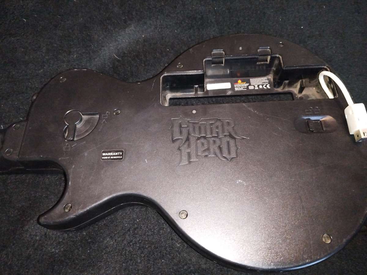 Nintendo wii guitar hero guitar