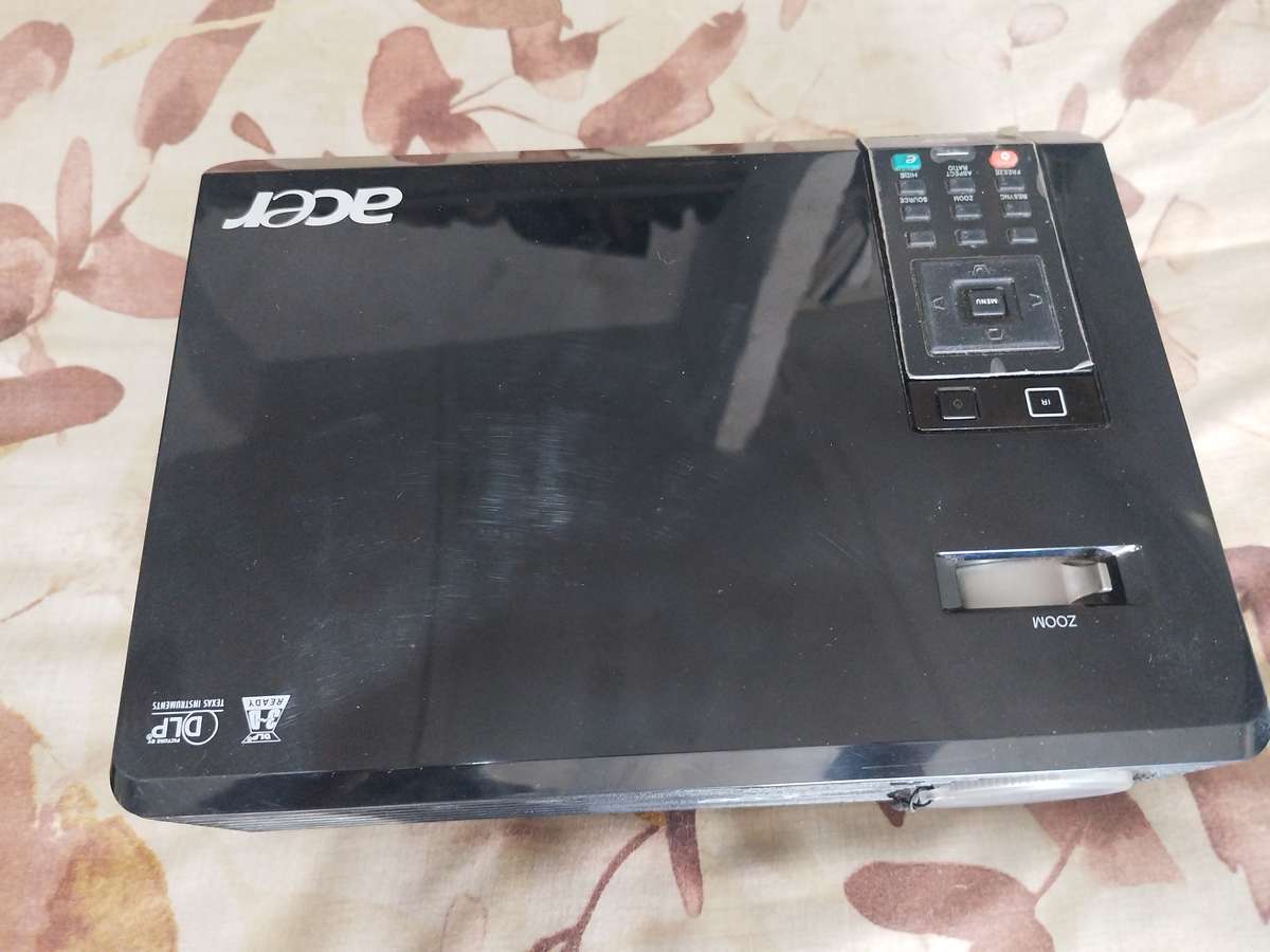 Acer x1161 projector