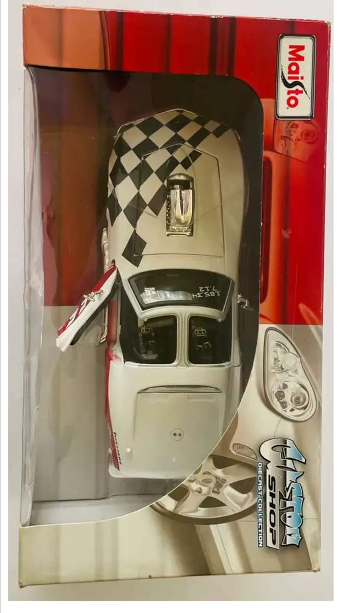 Maisto 1:24 scale 1970 Chevrolet Corvette